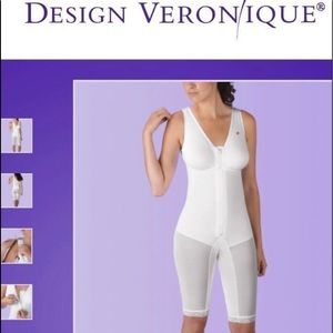 Design Vernonique zippered full girdle